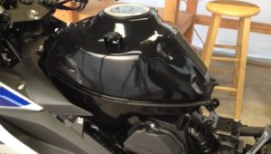 How to remove the fuel tank from the yamaha R3