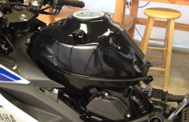 How to remove the fuel tank from the yamaha R3