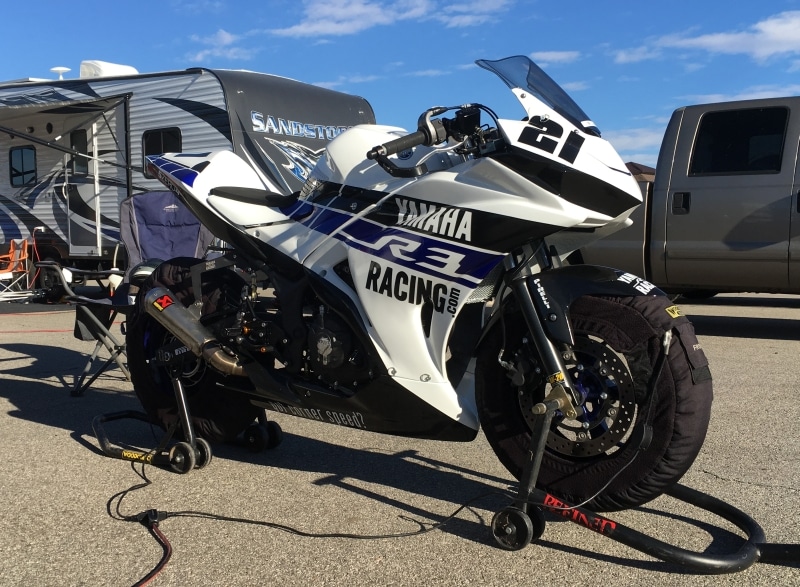 Yamaha R3 race bike design graphics