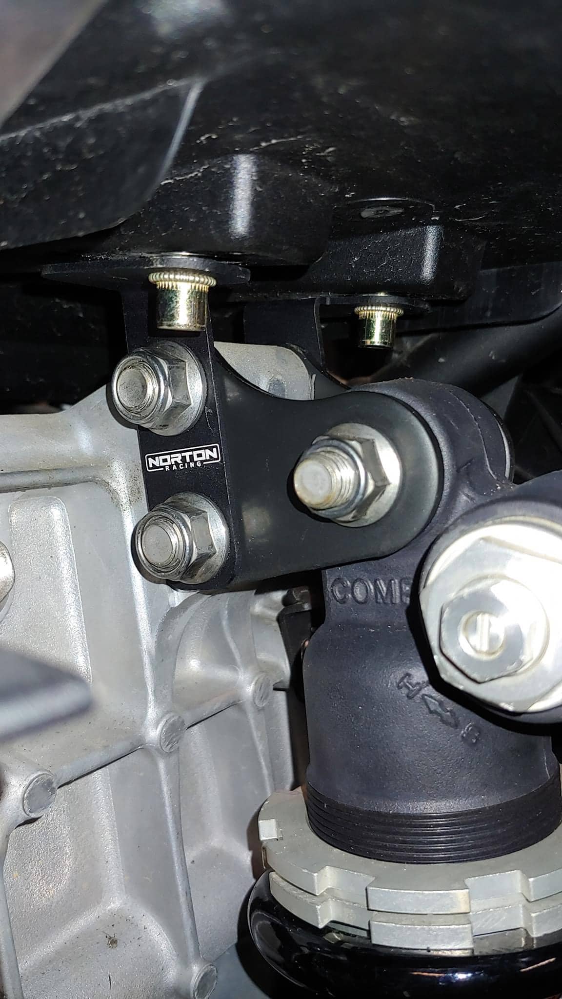 Adapter Kit: GSXR Shock to Kawasaki Ninja 400 / Z400